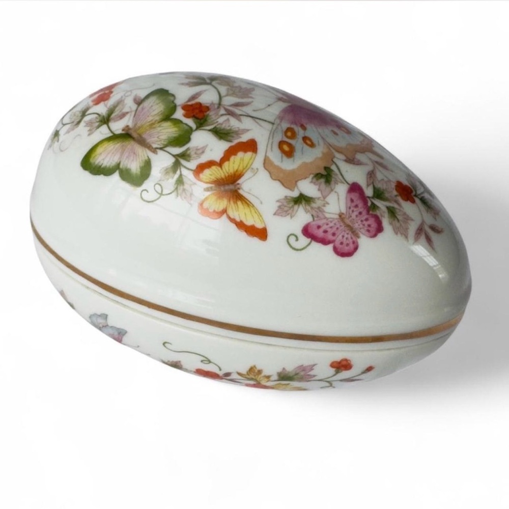 1974 Vintage Butterfly & Floral Oval Egg Trinket Box 22K gold